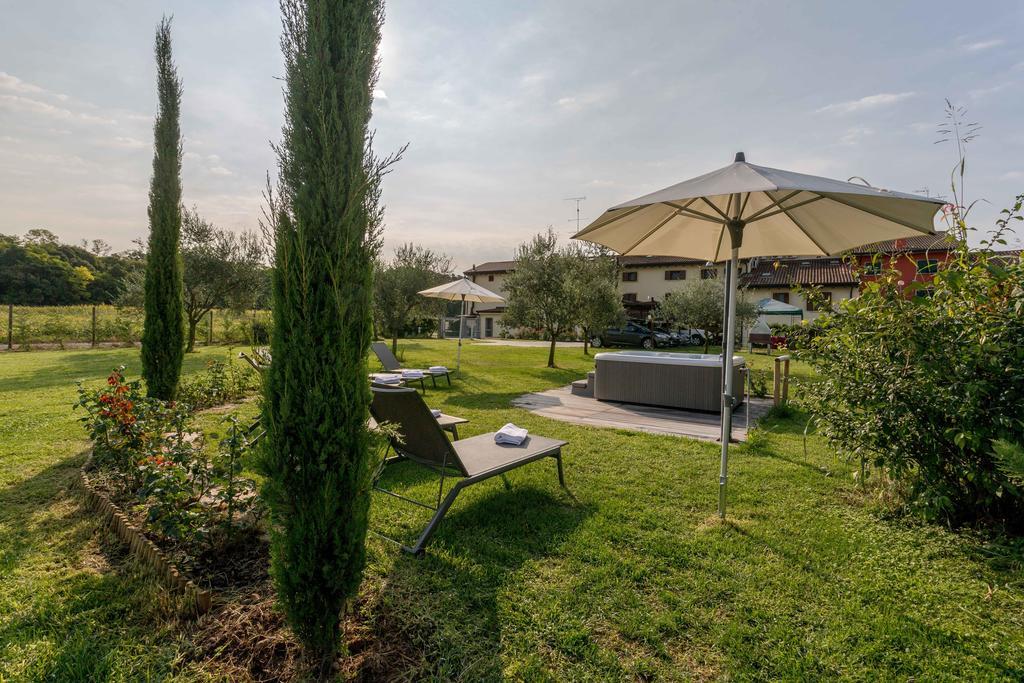 Agriturismo Al Tralcio ヴァレッジョ・スル・ミンチョ エクステリア 写真