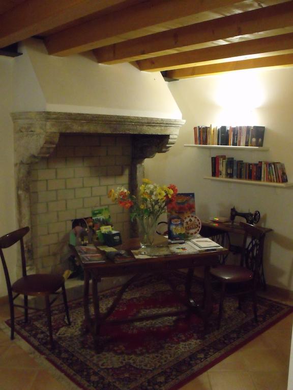 Agriturismo Al Tralcio ヴァレッジョ・スル・ミンチョ エクステリア 写真