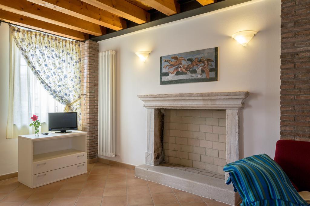 Agriturismo Al Tralcio ヴァレッジョ・スル・ミンチョ エクステリア 写真